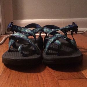 Adjustable hiking sandal